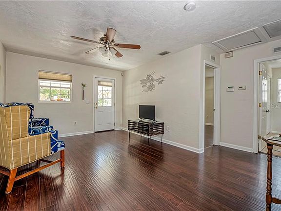 4th image of 1002 Gray St S