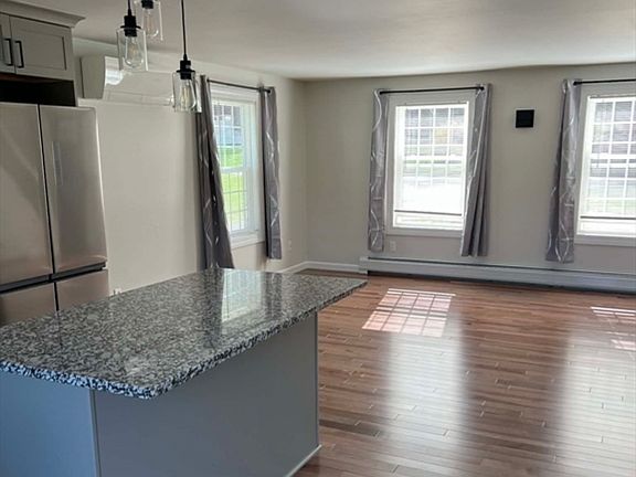 3rd image of 313-315 Walnut Hill Rd