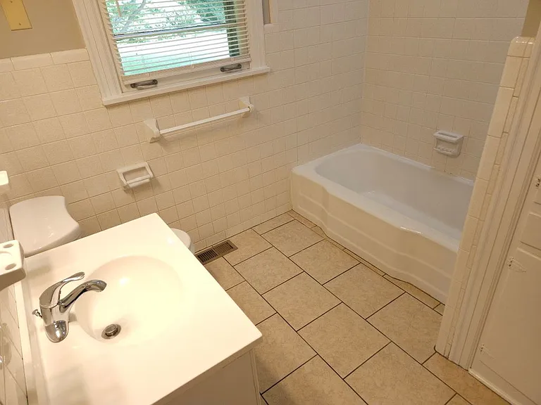 1611 Jones Blvd — Photo 7