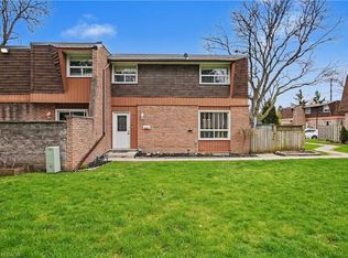 661 Francis Rd #4, Burlington, ON L7T3X6