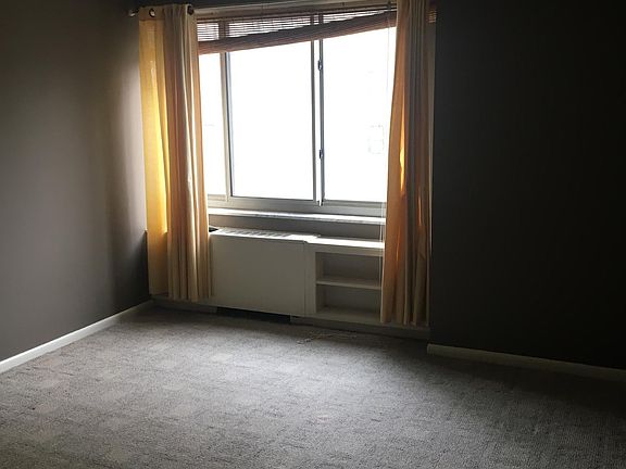 3rd image of 12520 Edgewater Dr APT 208