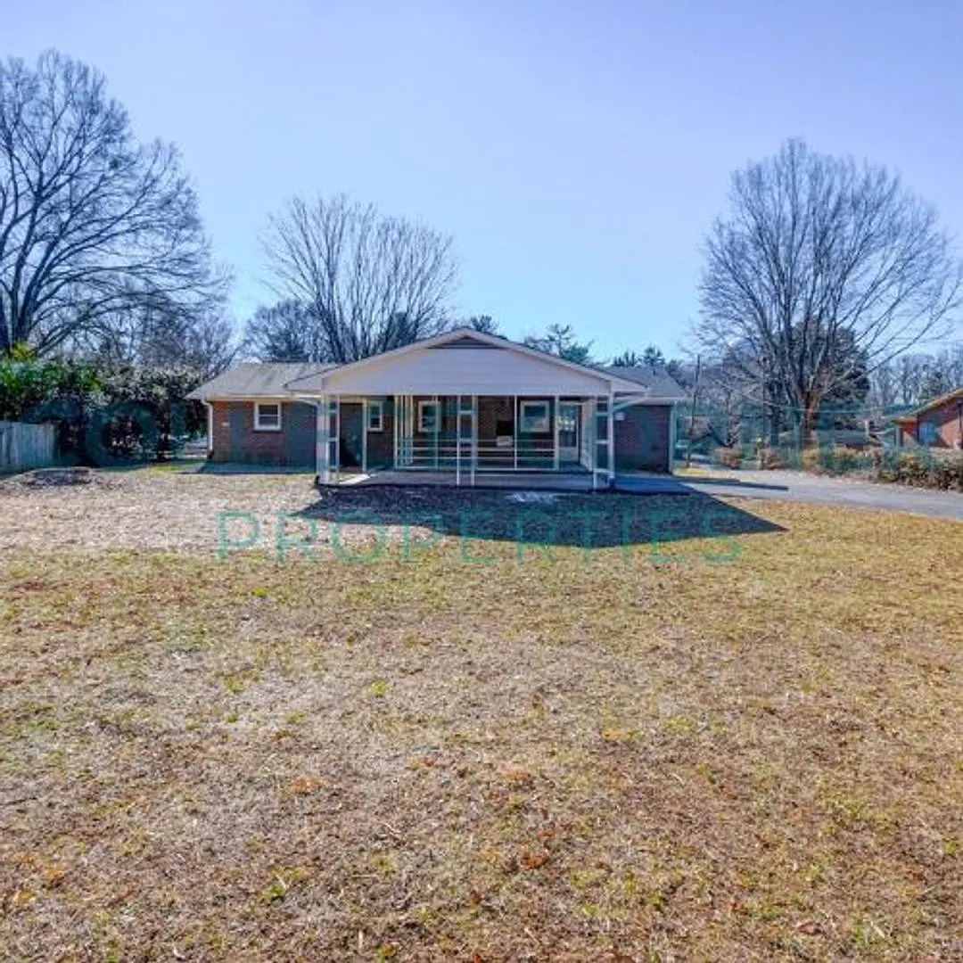 1465 Brookwood Drive Available 6/1/2028-29 (Fully Furnished) Location! Location! — Photo 3