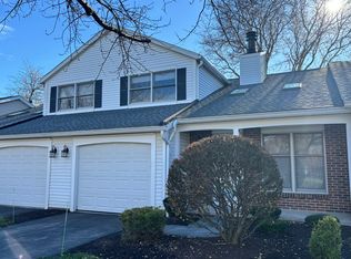 16 Walnut Cir, Webster, NY 14580