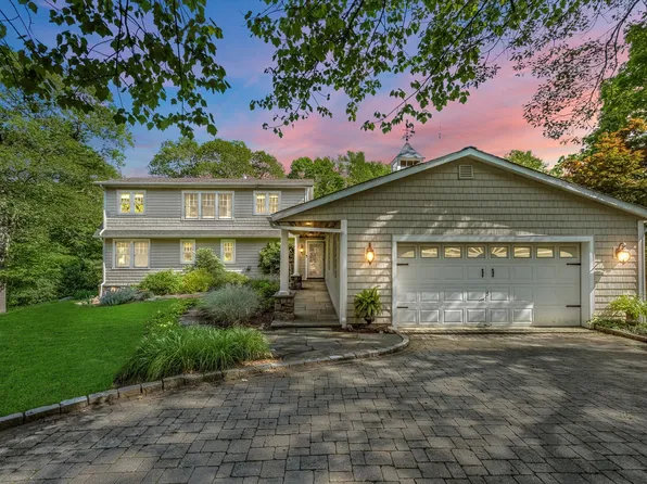 40 Thunder Hill Lane, Ridgefield, CT 06877