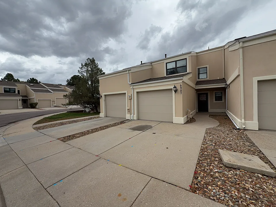 6987 Gayle Lyn Ln