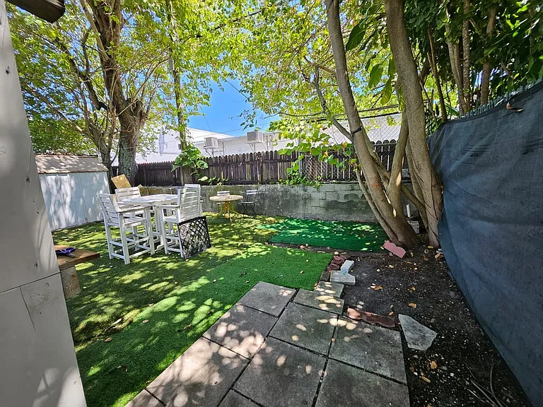 1732 SW 21st Ter — Photo 17
