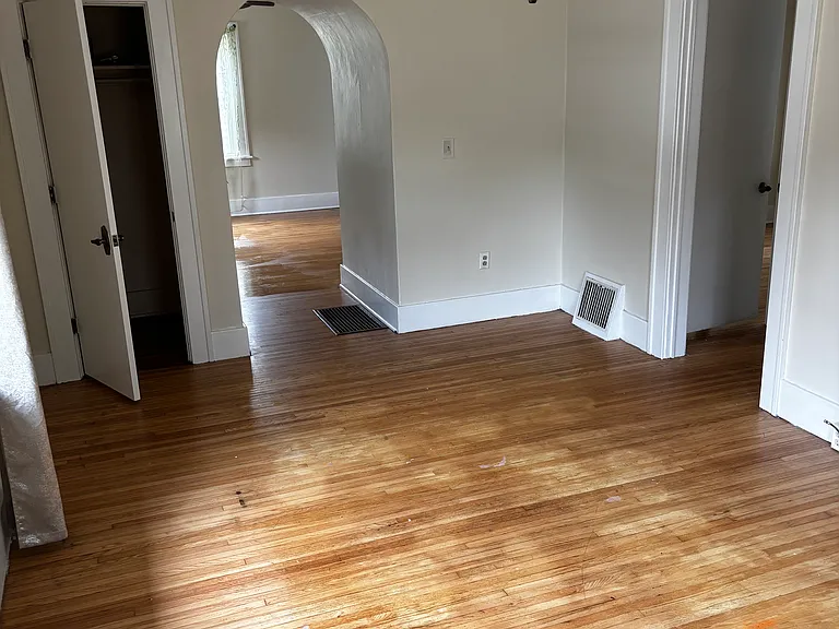 1300 W Governor St — Photo 6