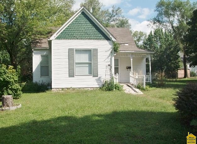 1st image of 1911 S Quincy Ave