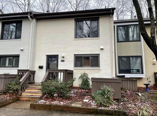 2015 Golf Course Dr #1, Reston, VA 20191