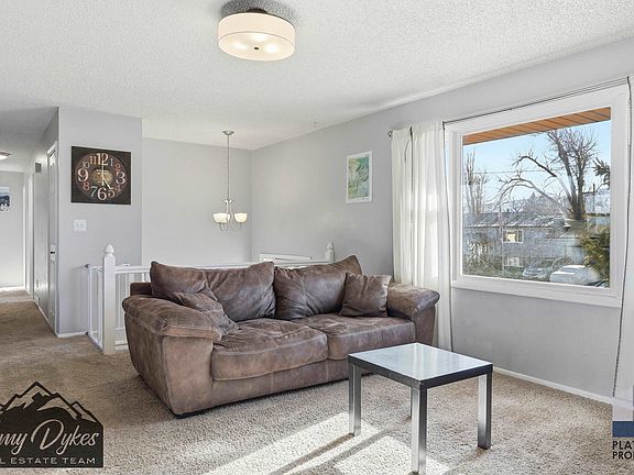 3rd image of 36 Magnolia St