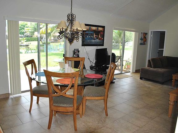 4th image of 1021 NW 96 Terrace