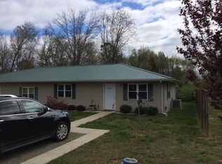 7633 Hayton School Rd, Carbondale, IL 62902