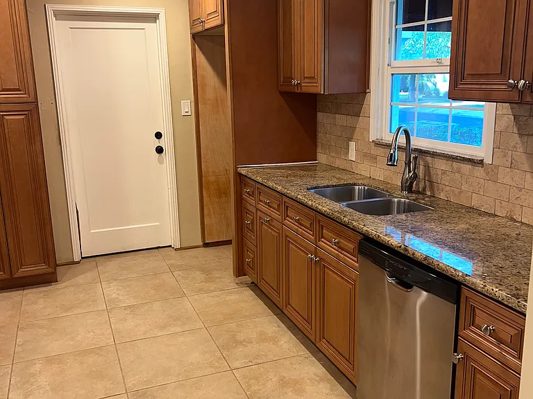 3 W Mariposa Ave — Photo 3
