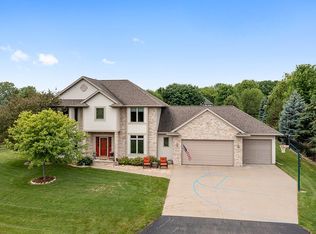 2710 Beechnut Dr, Oshkosh, WI 54904