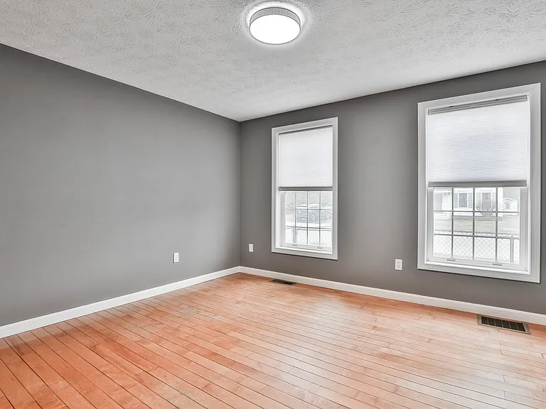54 Vandora Dr — Photo 31