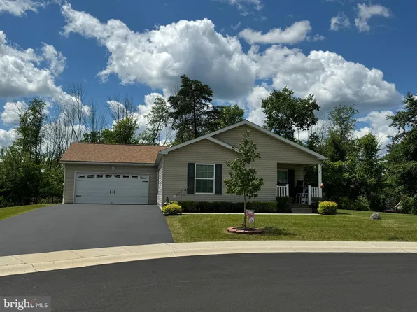 90 Middlemarch Rd, Douglassville, PA 19518