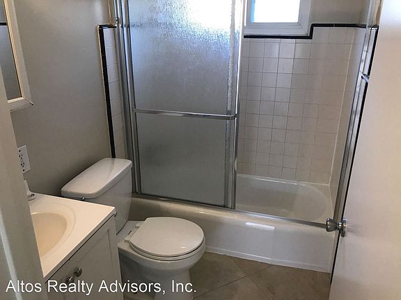 5th image of 2275 Royal Dr #5