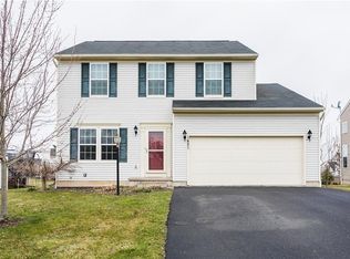 1451 Coral Dr, Farmington, NY 14425