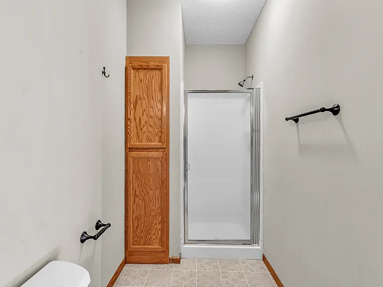 6834 Meadow Grass Ln S — Photo 5