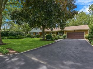 9 Edwin Ln, Huntington, NY 11743