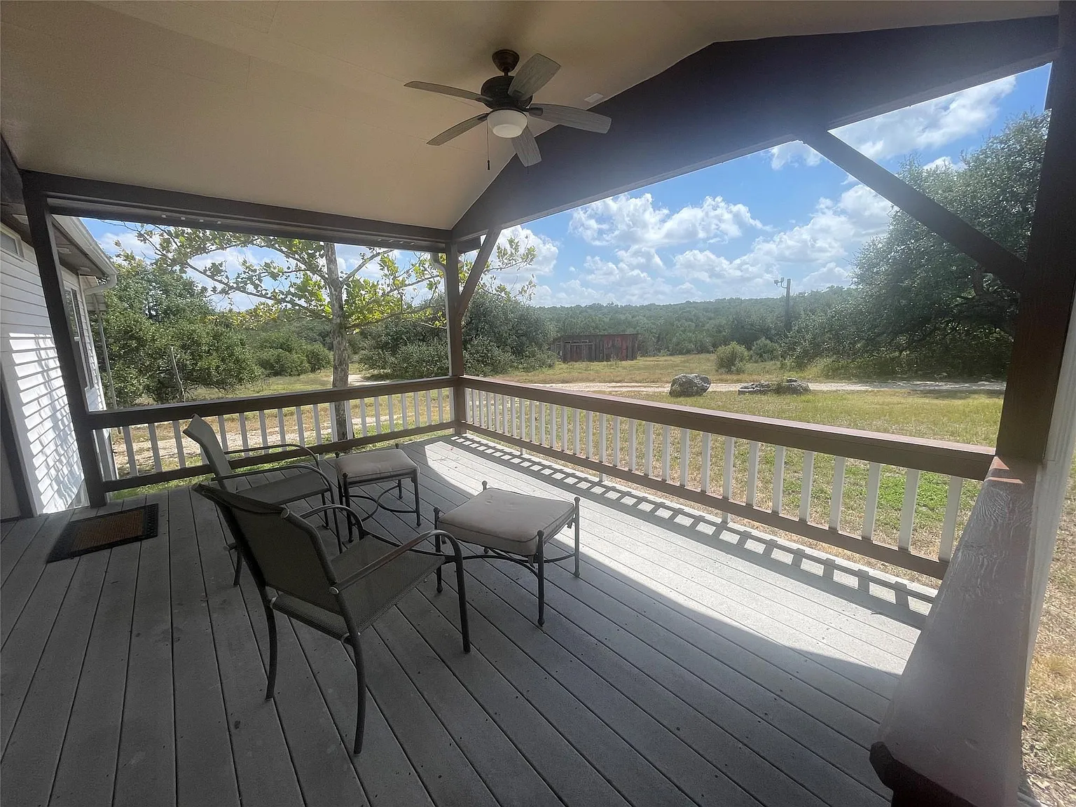 3 bed, 2.0 bath, 1680 sqft, $1,900 — Photo 3