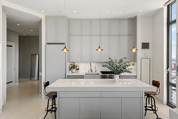 Sold by SERHANT. | media 4