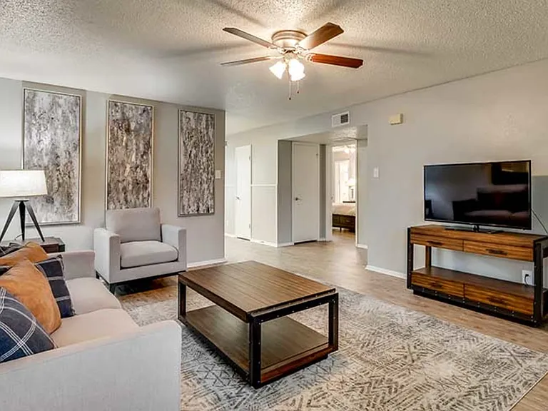 5817 Edmond Ave — Photo 7