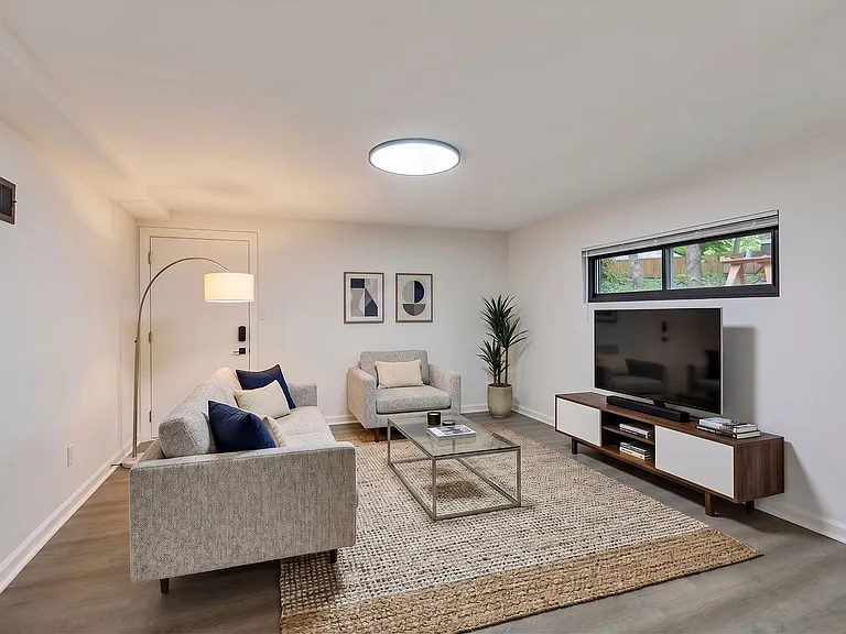 2535 Lysle Ln #1A — Photo 3