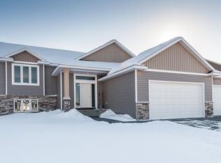 870 Portsmith Dr NW, Rochester, MN 55901