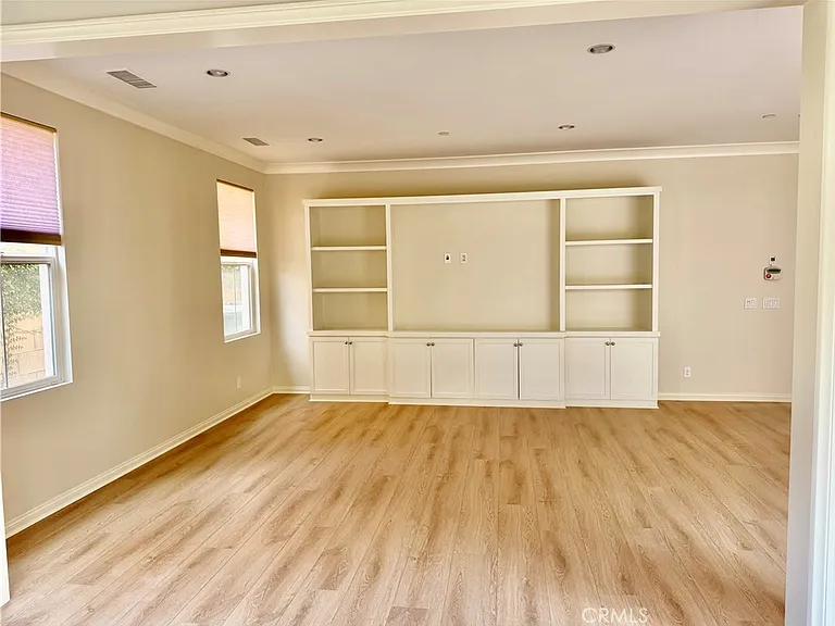102 Chestnut Grv — Photo 13