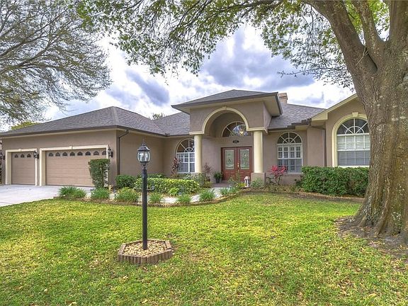 5th image of 4028 Valrico Grove Dr