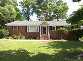 122 Puller Dr, Jacksonville, NC 28540