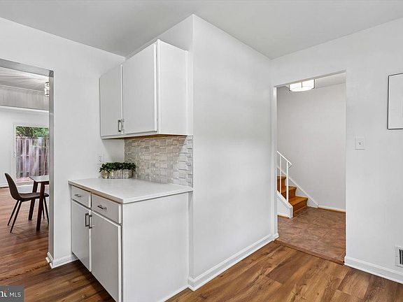 5th image of 742 College Pkwy #7