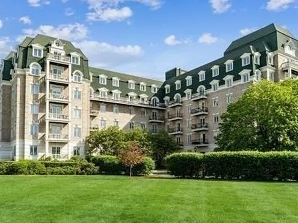 100 Marina Dr APT 411, Quincy, MA 02171