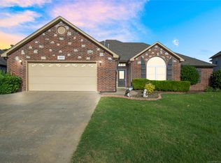 2012 N 10th St, Broken Arrow, OK 74012