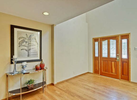 2nd image of 968 Sherman Oaks Dr
