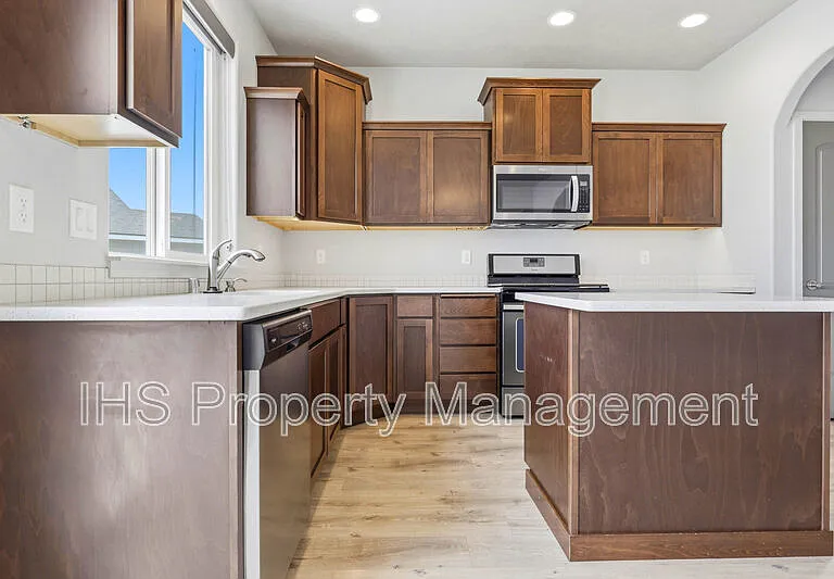 5814 Sidon Ln — Photo 10