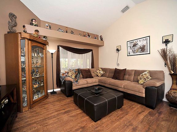 3rd image of 4861 Pennyroyal Ct