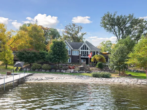 9328 Rhoy Ave, Chaska, MN 55318