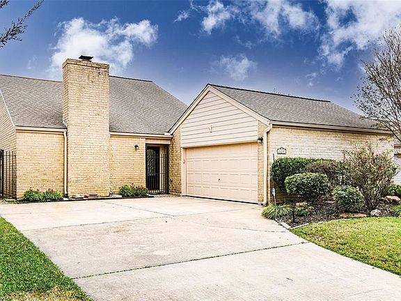3rd image of 2230 Ashford Hollow Ln