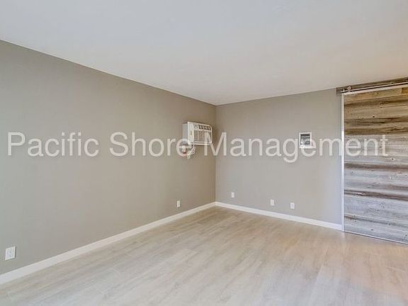 4th image of 4474 Winona Ave APT 02