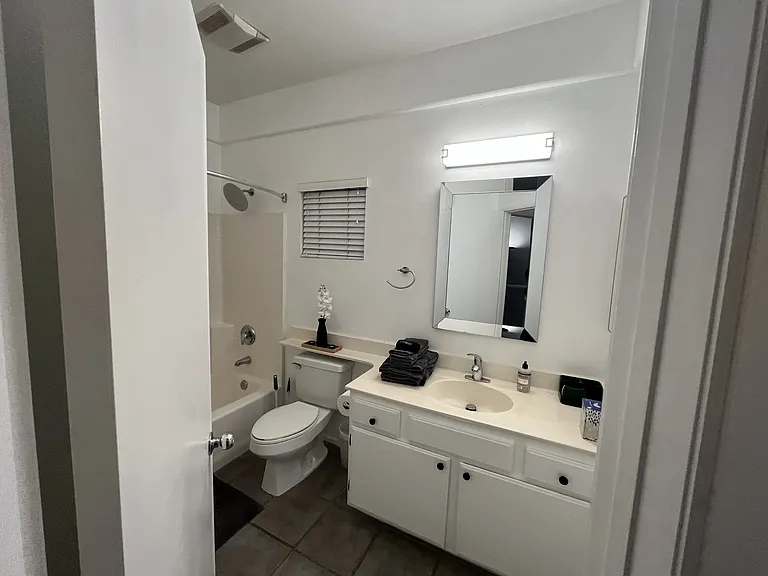15860 Alisa Viejo Ct — Photo 17