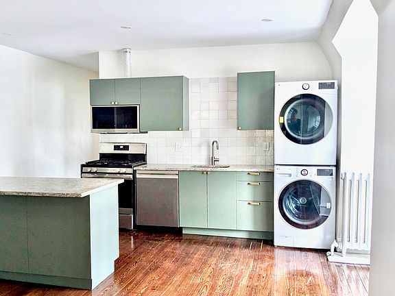 4th image of 2803 W Queen Ln Floor 3