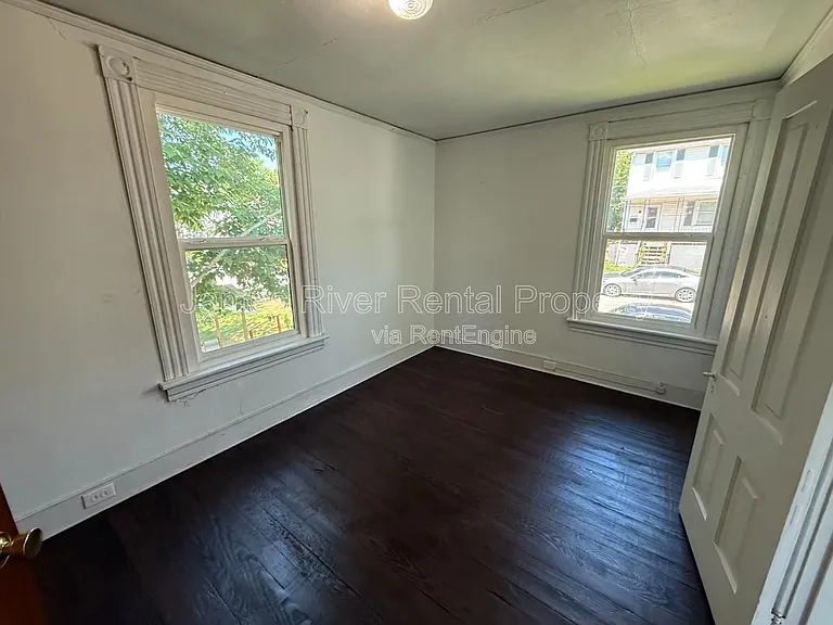 2336 Aragon St — Photo 3