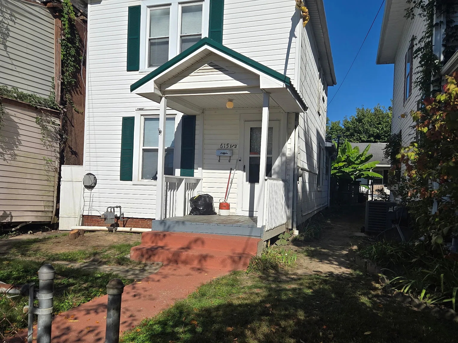 2 bed, 1.5 bath, 1428 sqft, $775 — Photo 2