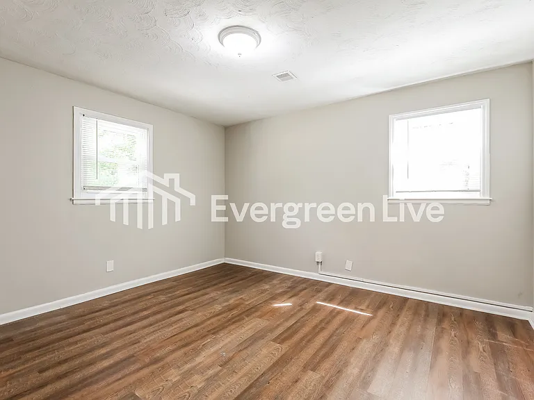 943 Mike Cir — Photo 9