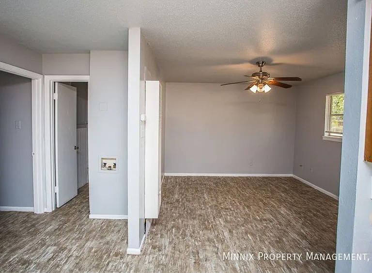 3104 Avenue N — Photo 4