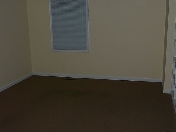 3rd image of 205 E Southlawn Blvd
