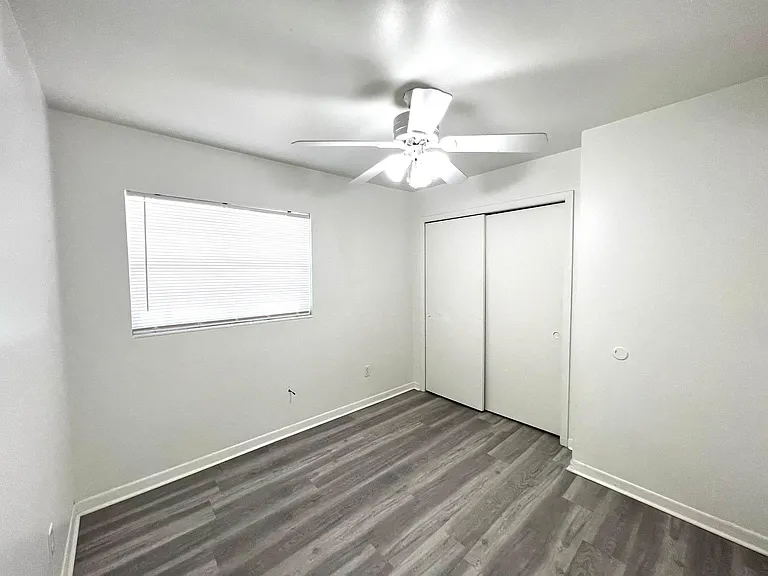 3236 NW 30th Pl — Photo 5