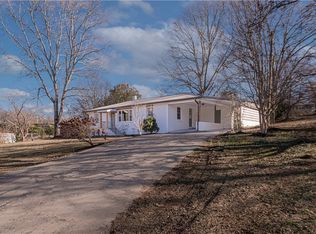 318 Elljean Rd, Easley, SC 29640